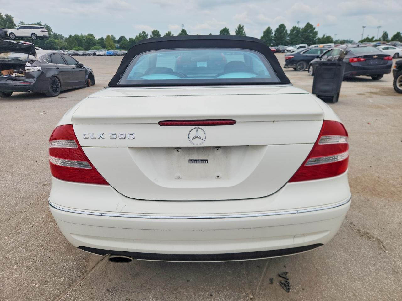 2005 Mercedes-benz Clk 500 White vin: WDBTK75G15T034801