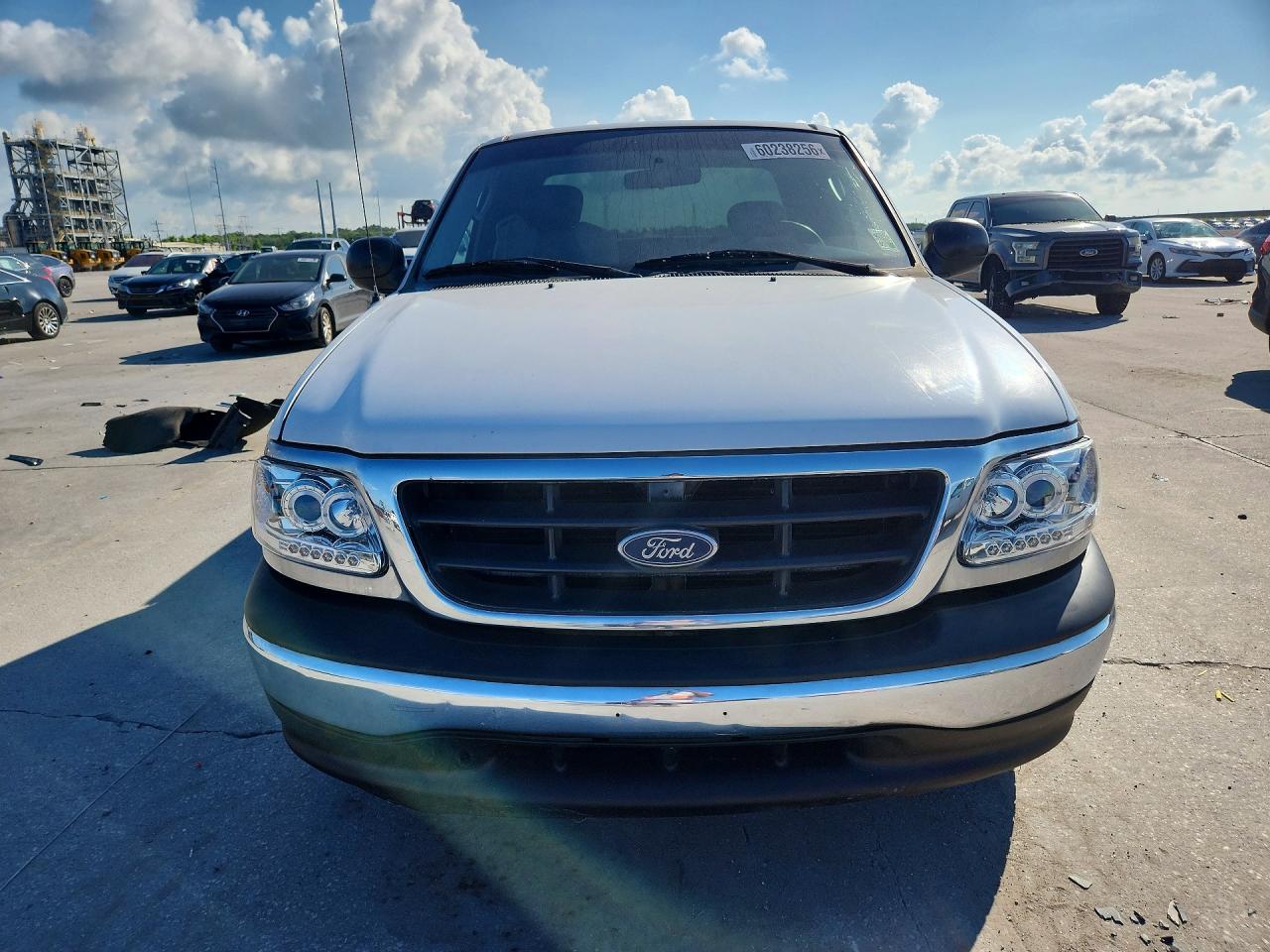2003 Ford F150 White vin: 1FTRX17W13NB84729