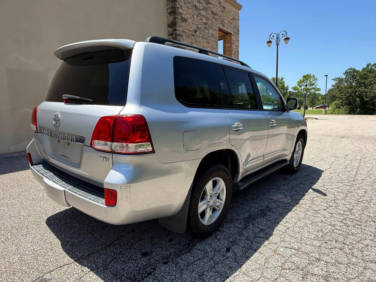2009 Toyota Land Cruiser Base Silver vin: JTMHY05J895004603