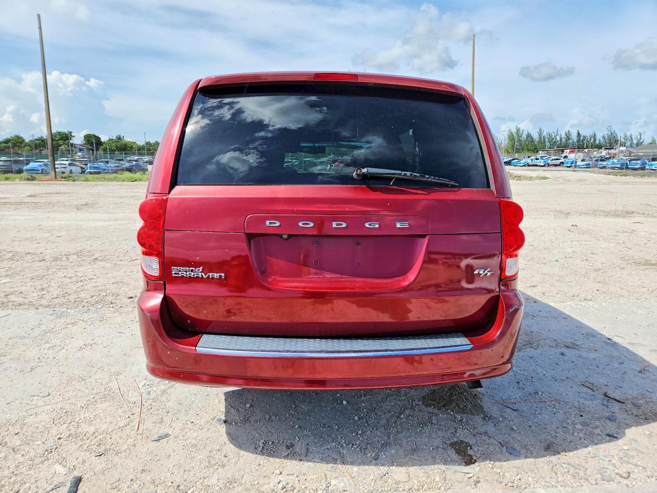 2011 Dodge Grand Caravan R/t Красный vin: 2D4RN7DG3BR696664