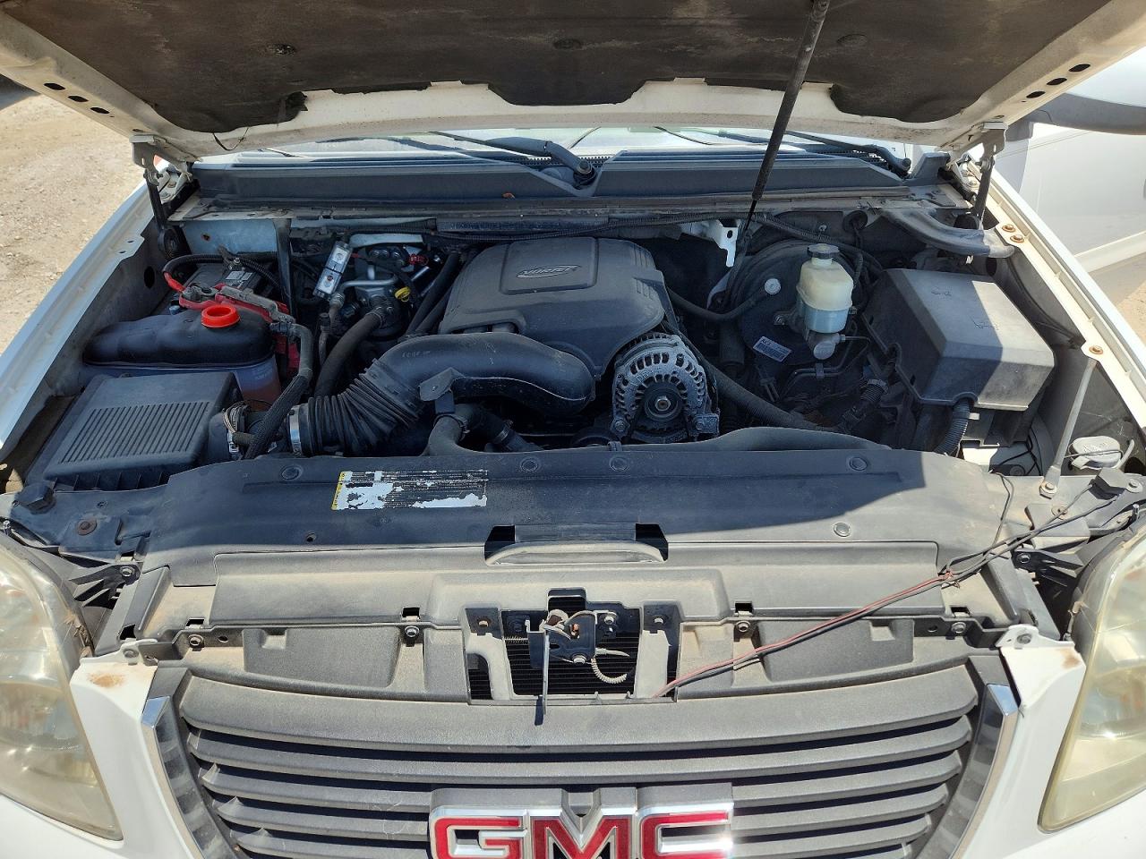 2007 Gmc Yukon White vin: 1GKFC13J67R128880