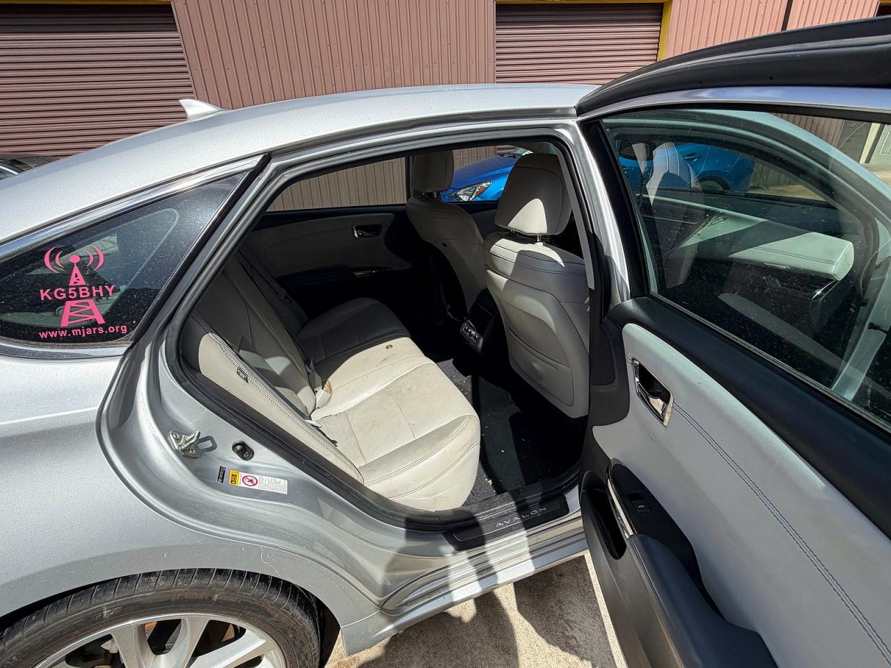 2014 Toyota Avalon Base Silver vin: 4T1BK1EBXEU123533
