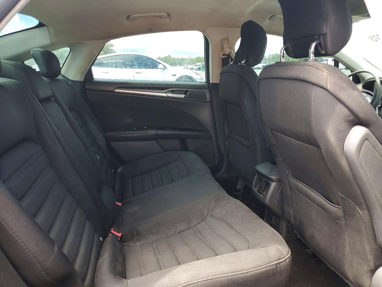 2015 Ford Fusion Se Синий vin: 3FA6P0H74FR102259