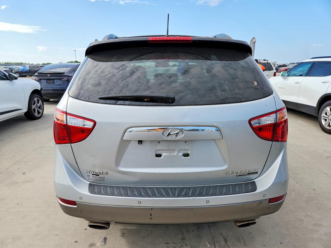 2011 Hyundai Veracruz Limited Silver vin: KM8NUDCC5BU146747