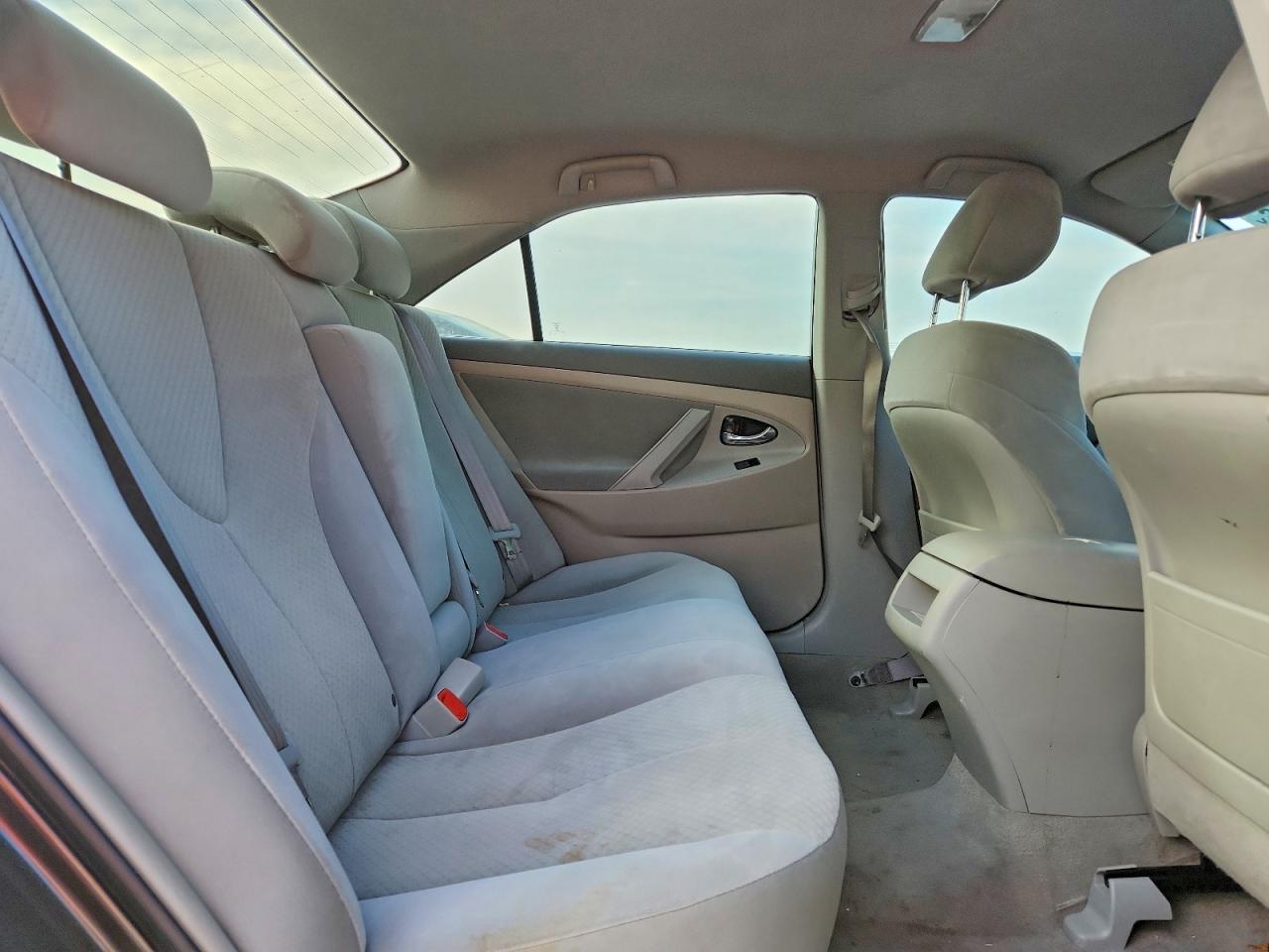 2009 Toyota Camry Le Gray vin: 4T4BE46KX9R107235