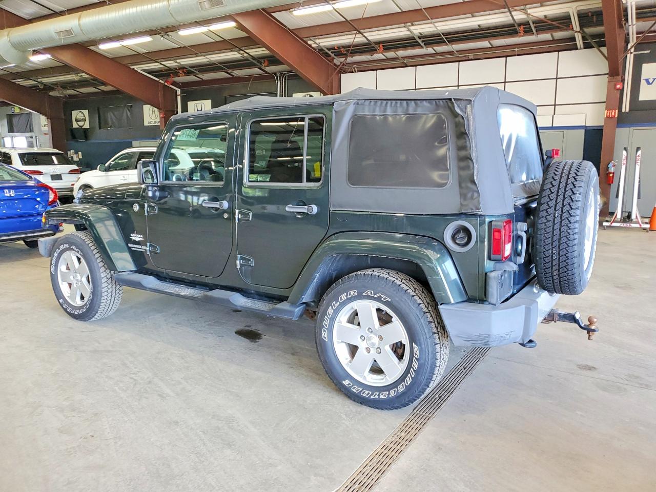 2010 Jeep Wrangler Unlimited Sahara Green vin: 1J4BA5H17AL167899