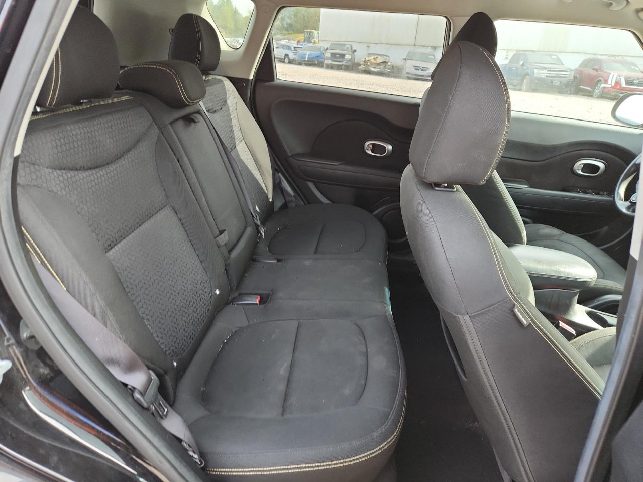 2015 Kia Soul + Black vin: KNDJP3A56F7203518