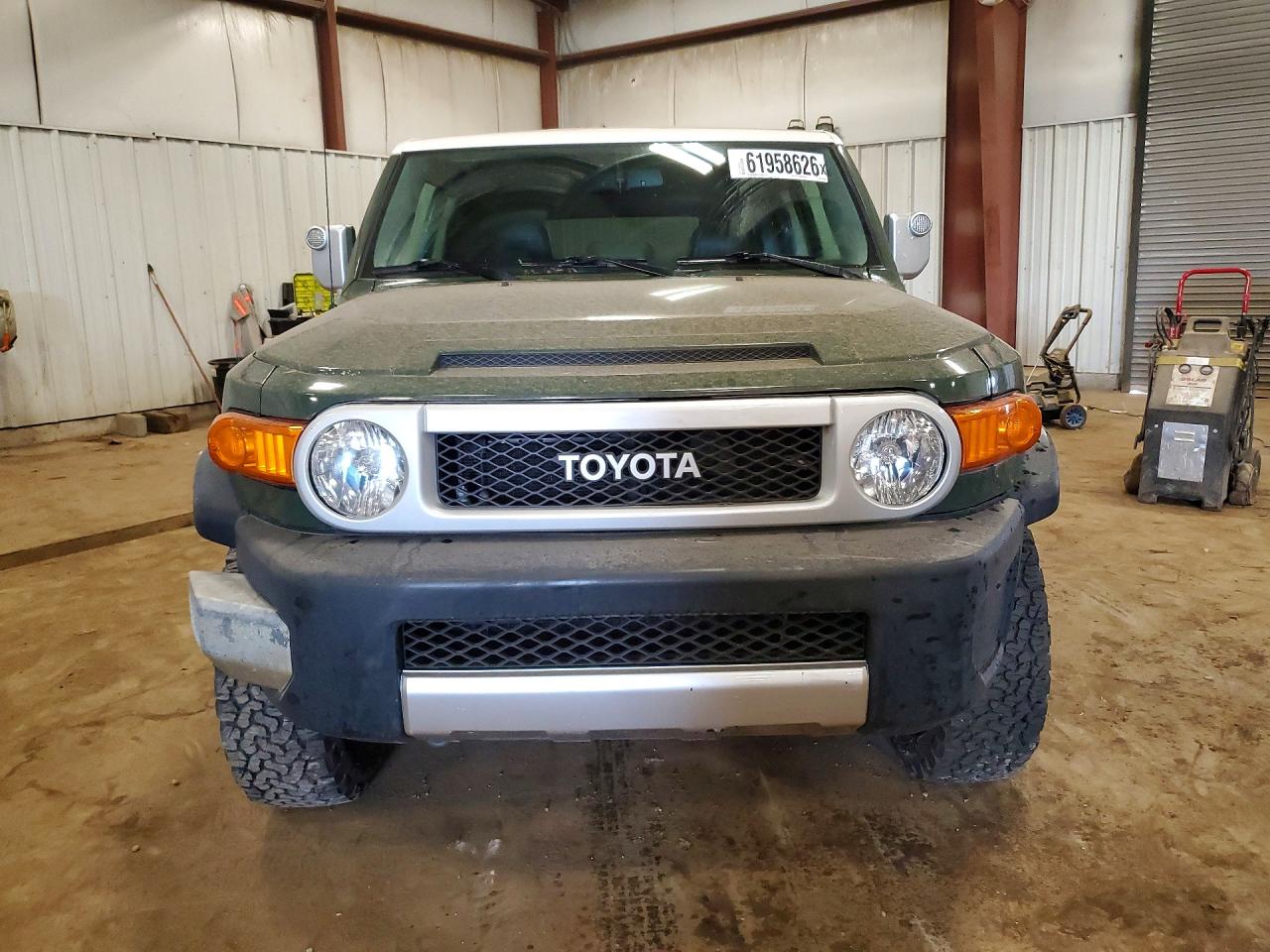 2010 Toyota Fj Cruiser Base Green vin: JTEBU4BFXAK093438