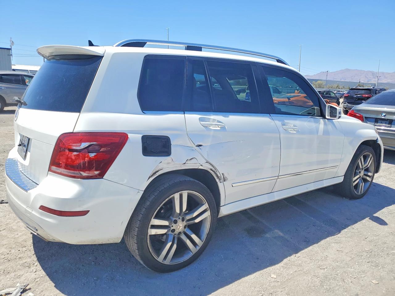 2014 Mercedes-benz Glk 350 White vin: WDCGG5HB1EG192387