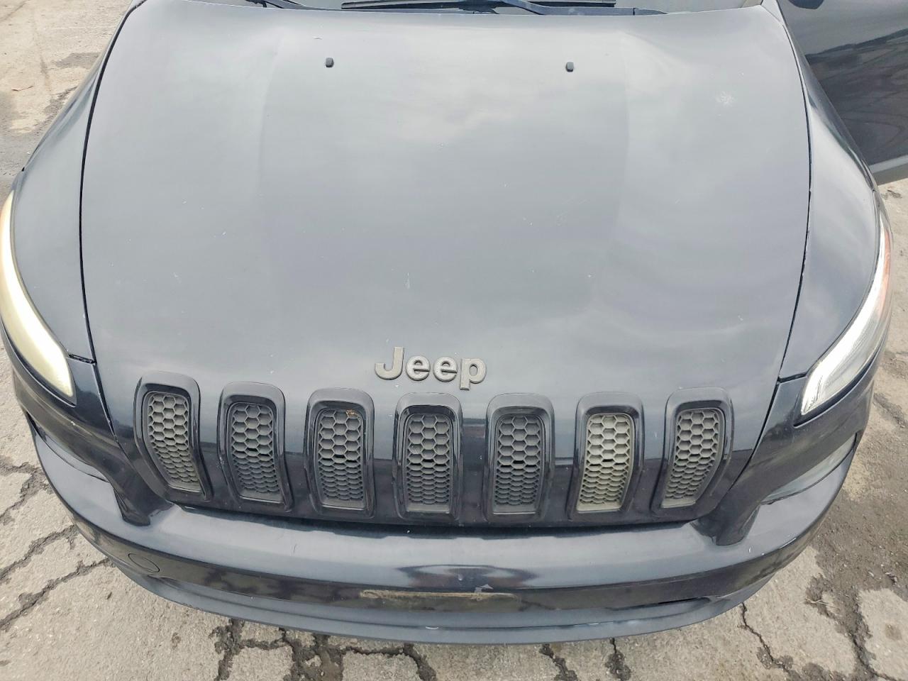 2015 Jeep Cherokee Latitude Black vin: 1C4PJMCS1FW757124