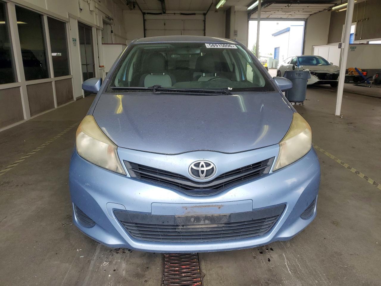 2013 Toyota Yaris 5-door Le Blue vin: JTDKTUD37DD558857