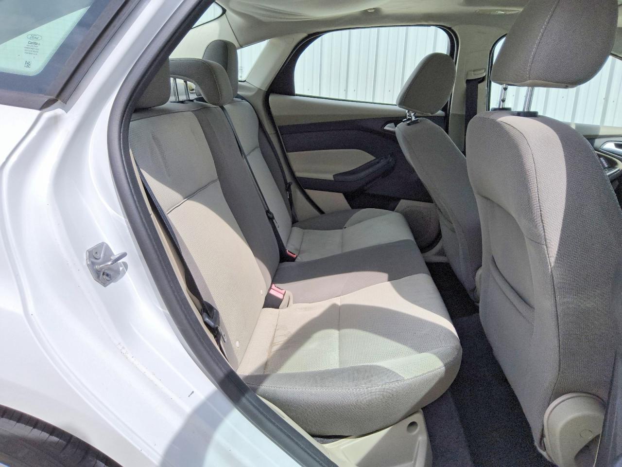 2014 Ford Focus Se White vin: 1FADP3F22EL345890