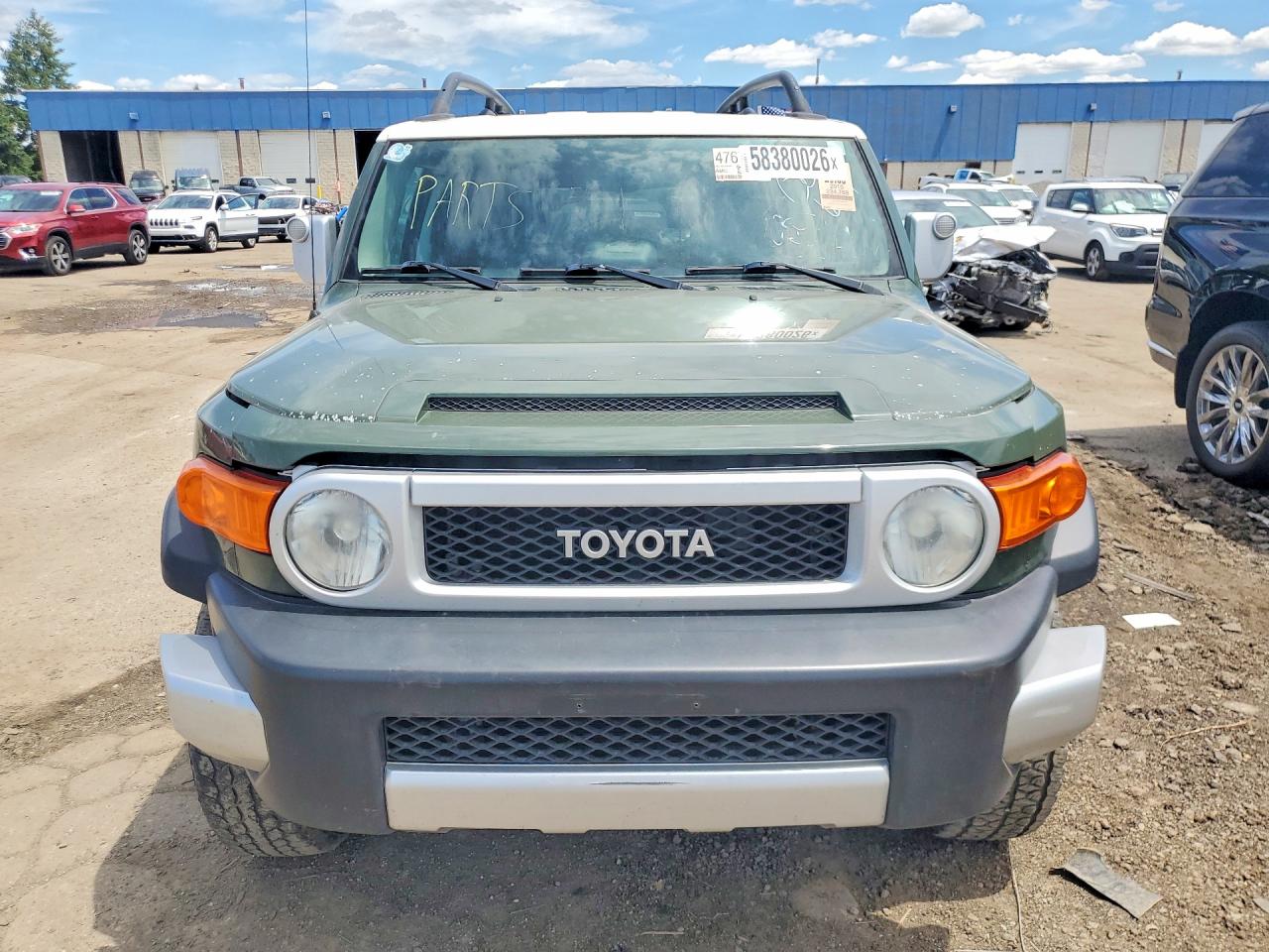2010 Toyota Fj Cruiser Base Green vin: JTEBU4BF1AK084644