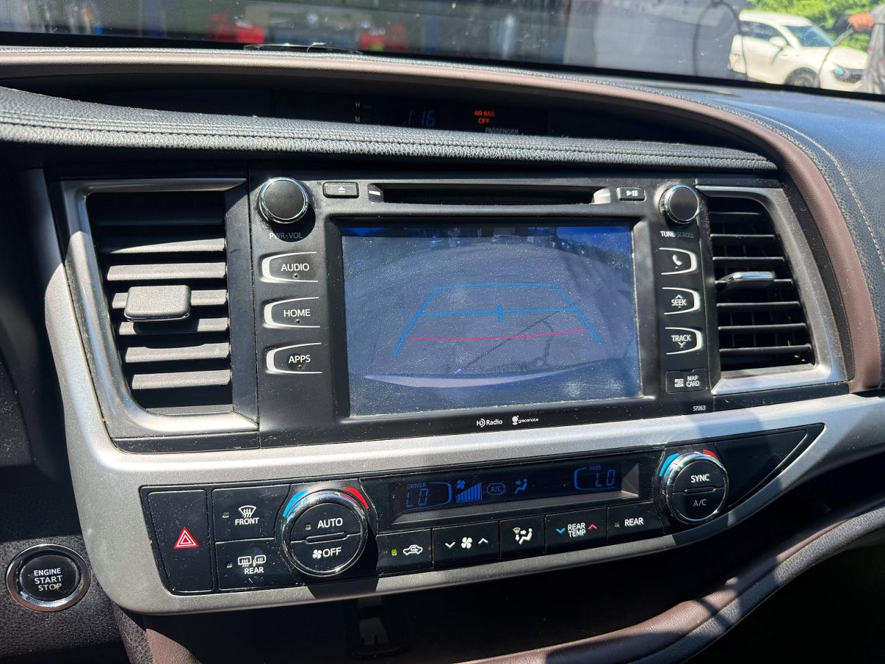 2015 Toyota Highlander Xle Silver vin: 5TDJKRFH3FS075698
