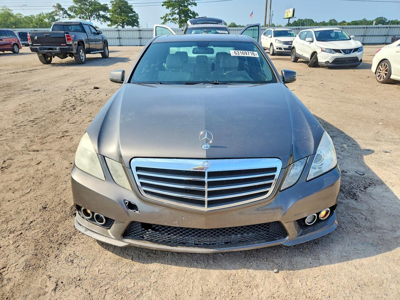 2010 Mercedes-benz E 350 4matic Коричневый vin: WDDHF8HB2AA136654