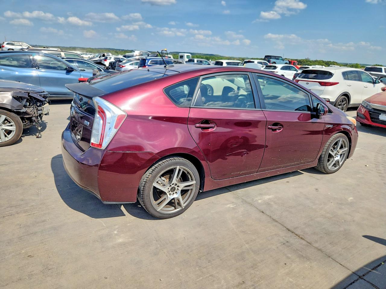 2013 Toyota Prius Persona Series Se Maroon vin: JTDKN3DU2D5611245