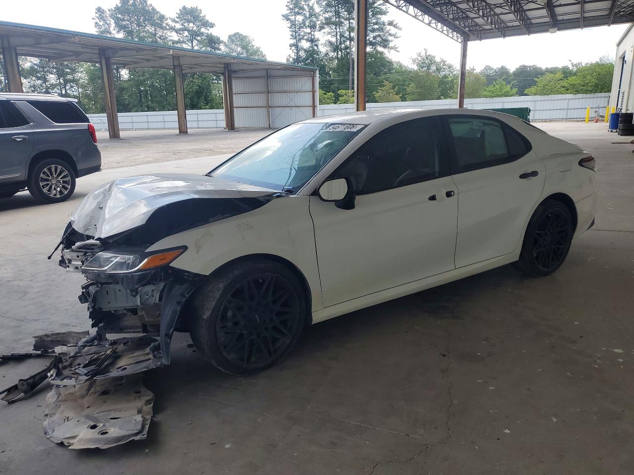 2021 Toyota Camry Le White vin: 4T1C11AK3MU514693