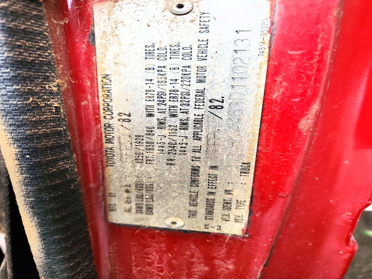1983 Toyota Pickup Sr5 Red vin: JT4RN44S3D1102131