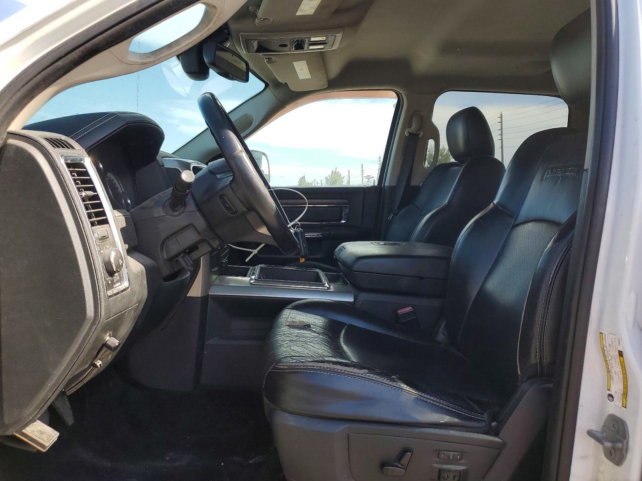 2015 Ram 3500 Laramie White vin: 3C63RRJL5FG542271