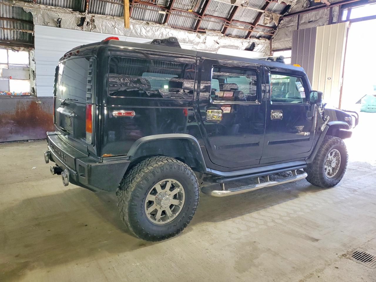 2004 Hummer H2 Black vin: 5GRGN23U74H107367