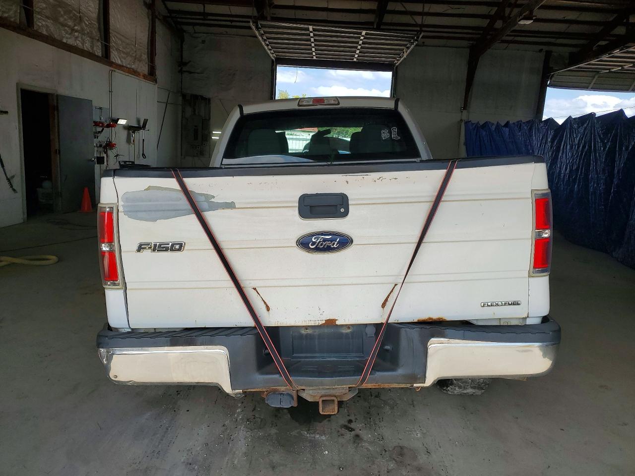 2014 Ford F150 Super Cab White vin: 1FTFX1EF1EKE28213