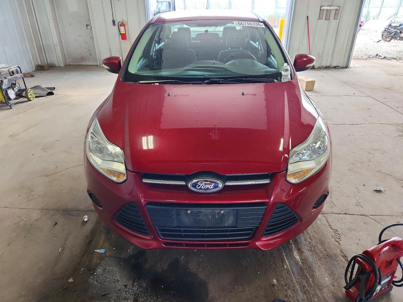 2014 Ford Focus Se Красный vin: 1FADP3F29EL439460