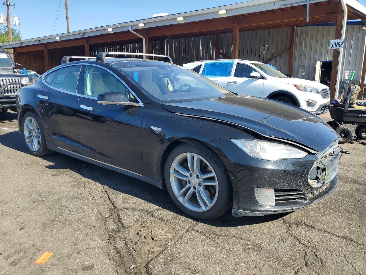 2015 Tesla Model S Black vin: 5YJSA1E25FF112714