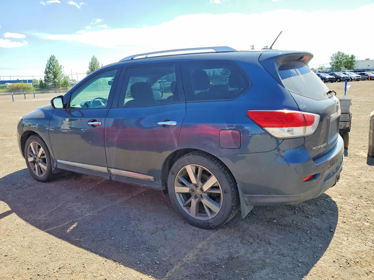 2014 Nissan Pathfinder S Blue vin: 5N1AR2MM5EC648521
