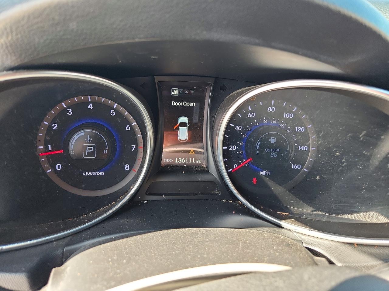 2013 Hyundai Santa Fe Sport 2.0t White vin: 5XYZU3LA9DG086572