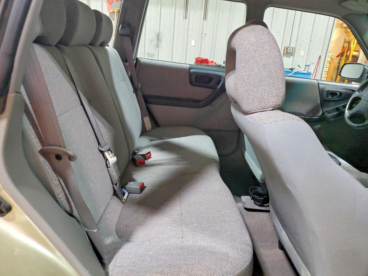 2002 Subaru Forester L Tan vin: JF1SF63502H710852