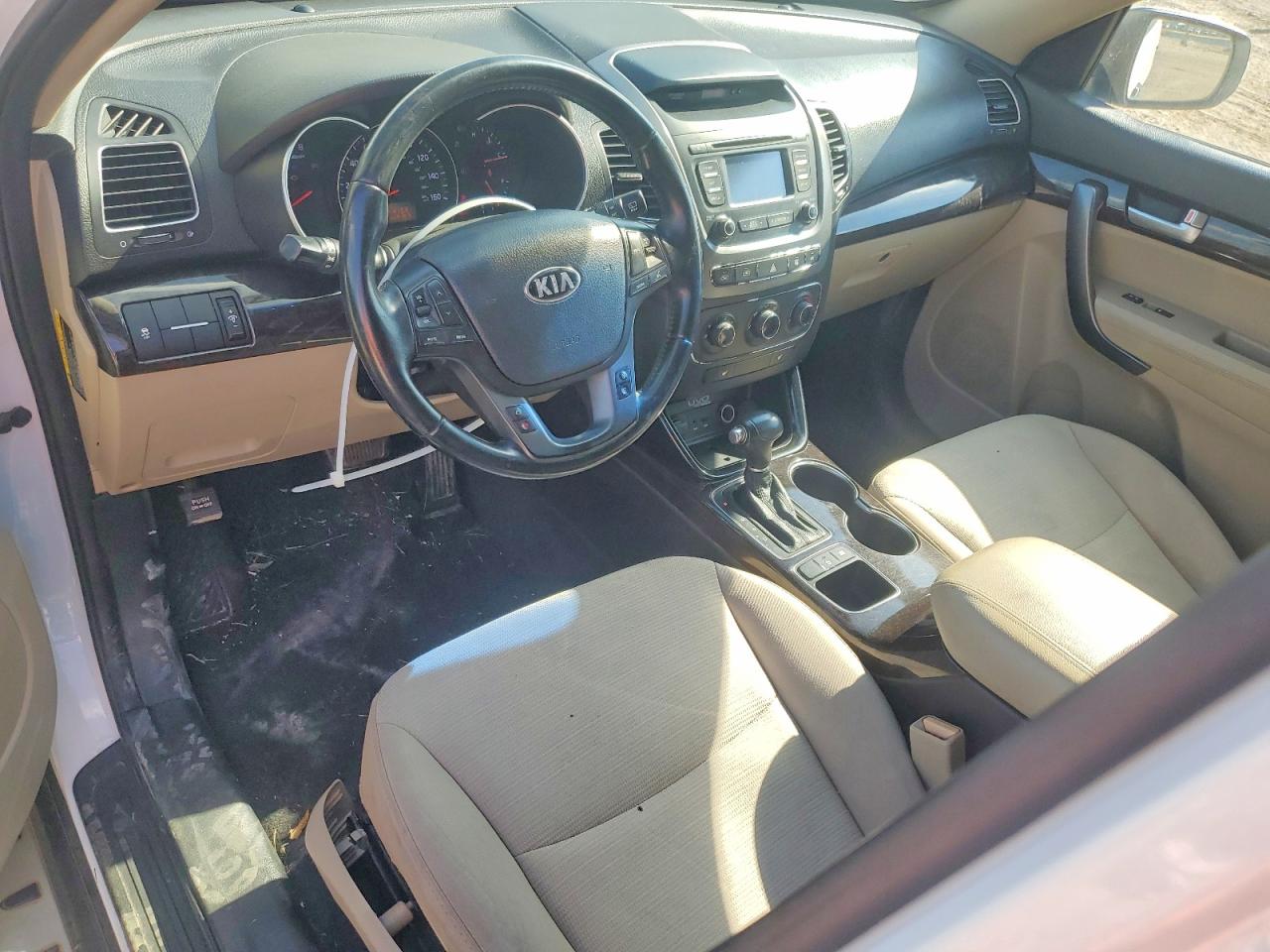 2014 Kia Sorento Lx White vin: 5XYKT4A6XEG491222