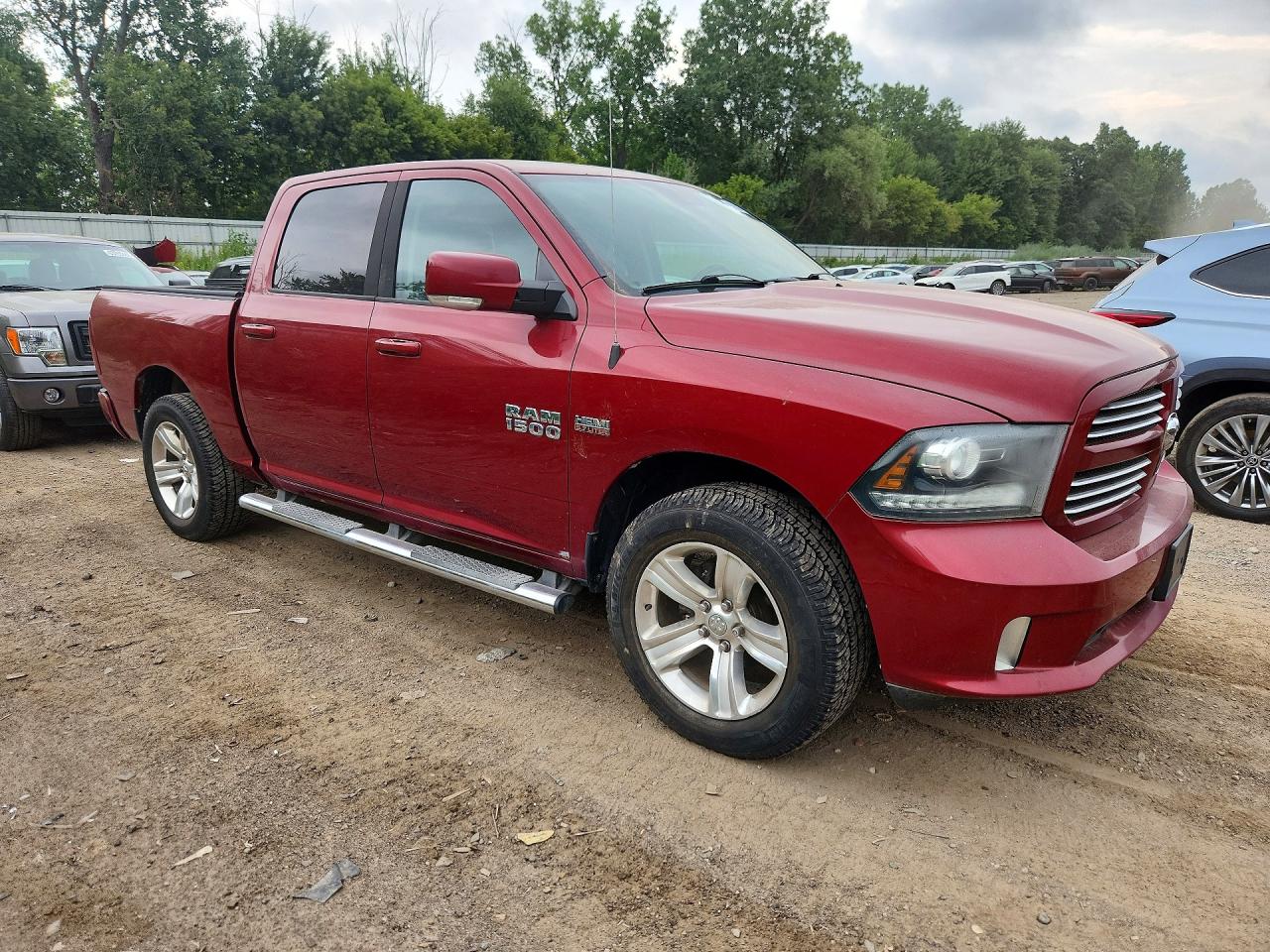 2015 Ram 1500 Sport Red vin: 1C6RR7MT3FS504718