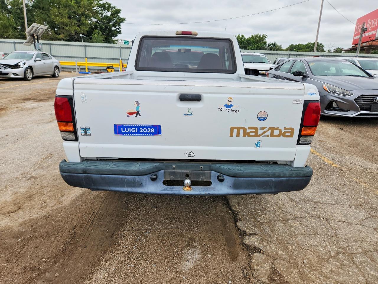 1994 Mazda B3000 Cab Plus White vin: 4F4CR16U3RTM02908