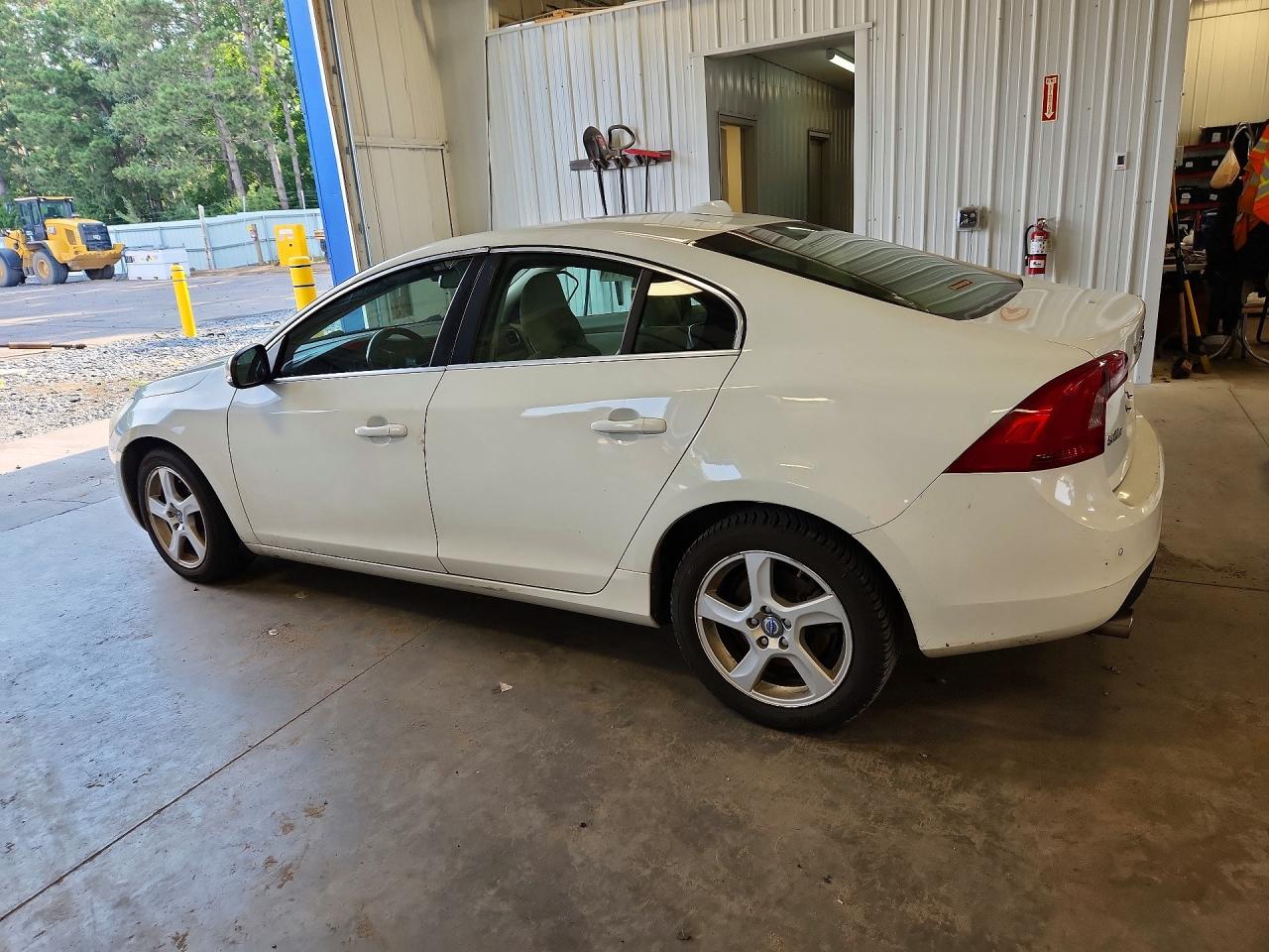 2013 Volvo S60 T5 White vin: YV1612FH9D2184004