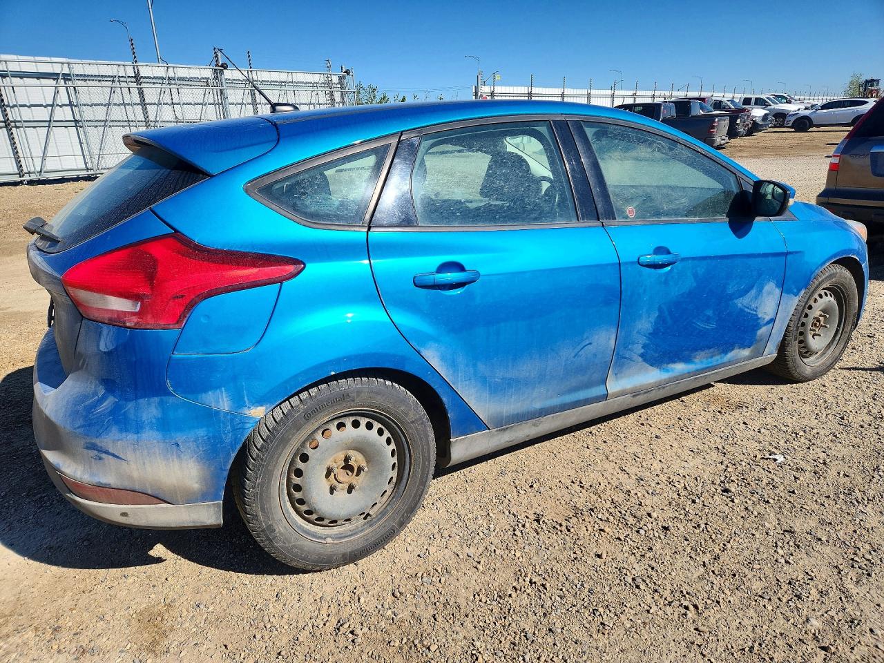 2017 Ford Focus Se Blue vin: 1FADP3K2XHL220467