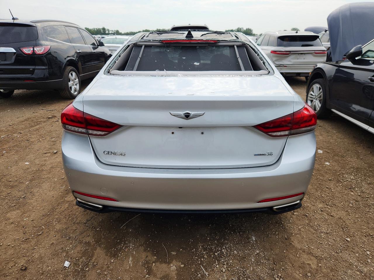 2015 Hyundai Genesis 3.8l Silver vin: KMHGN4JE1FU064482