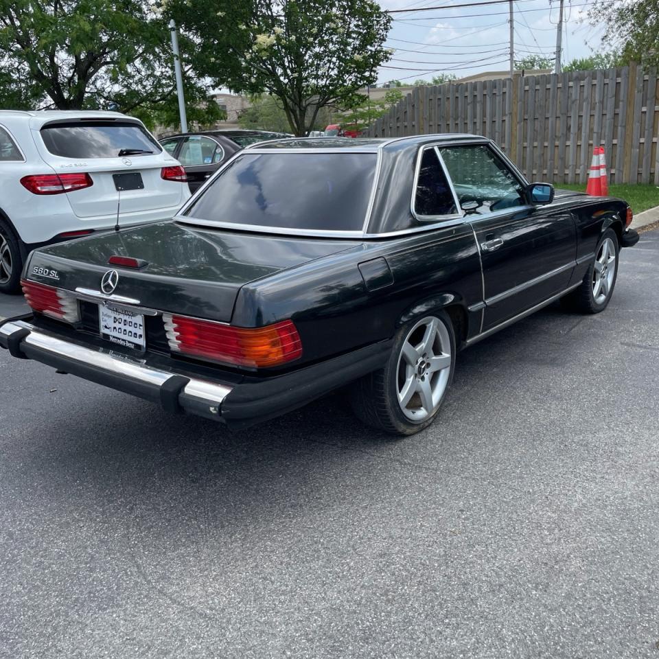 1988 Mercedes-benz 560 Sl Черный vin: WDBBA48D5JA084797