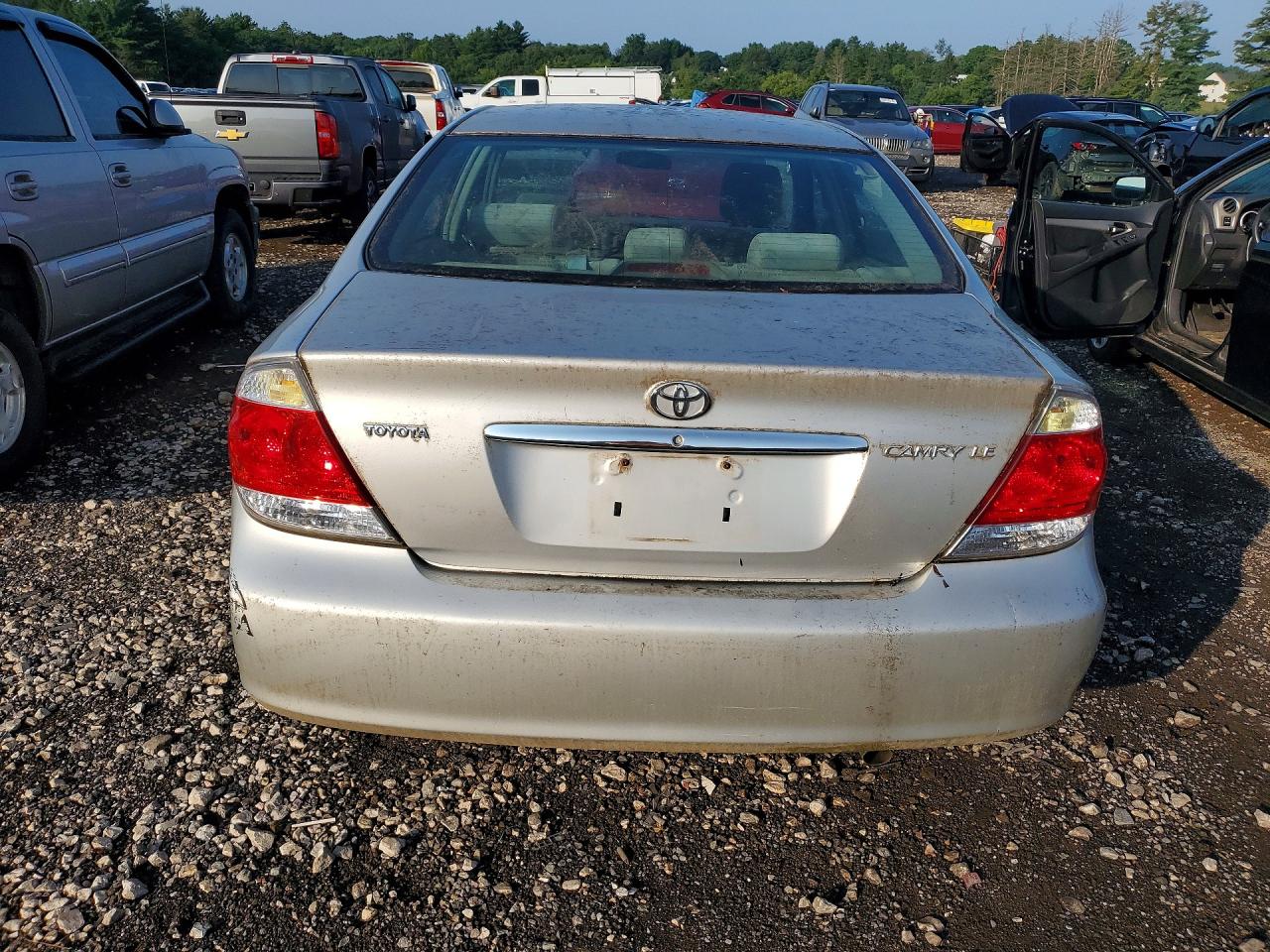 2005 Toyota Camry Le Silver vin: 4T1BE32K25U538754