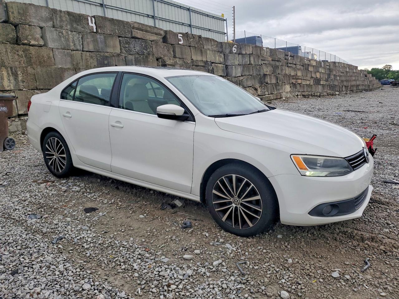 2012 Volkswagen Jetta Sel White vin: 3VWLX7AJ8CM376646