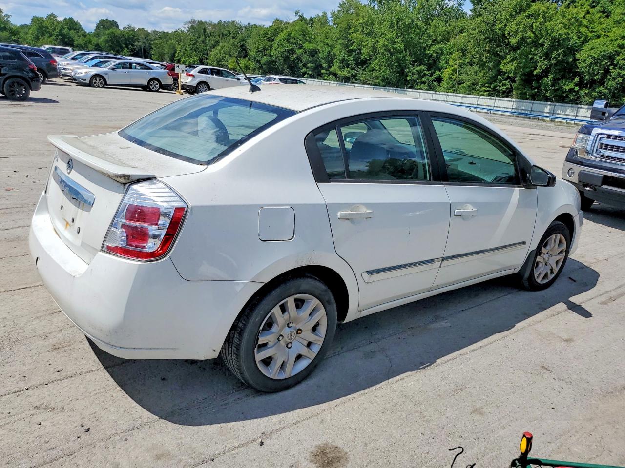 2011 Nissan Sentra 2.0 Белый vin: 3N1AB6AP2BL664239