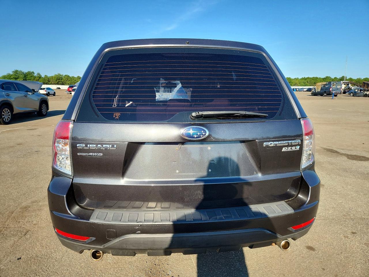 2010 Subaru Forester 2.5x Gray vin: JF2SH6ACXAH752872