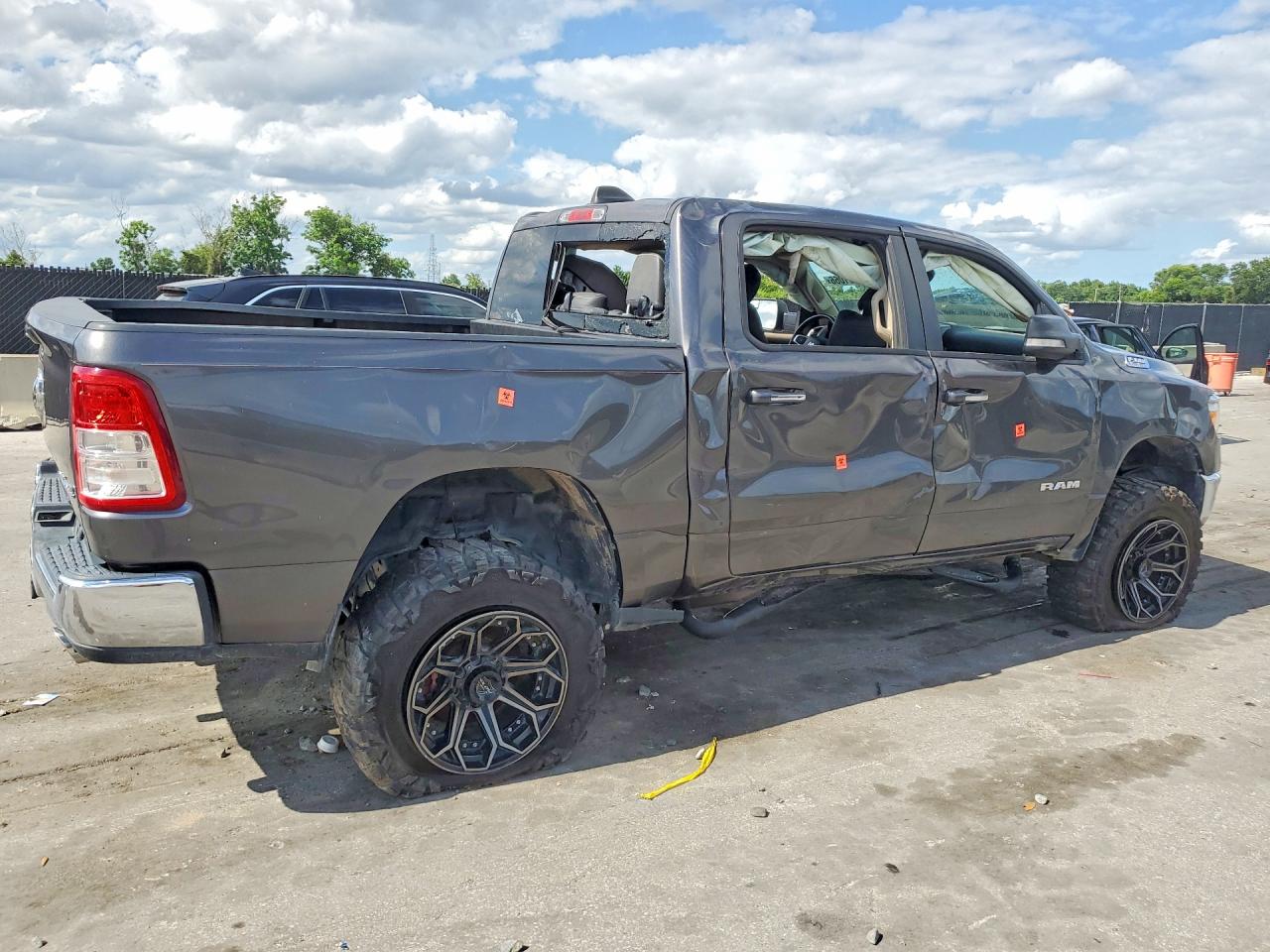 2020 Ram 1500 Big Horn Серый vin: 1C6SRFFT3LN125964