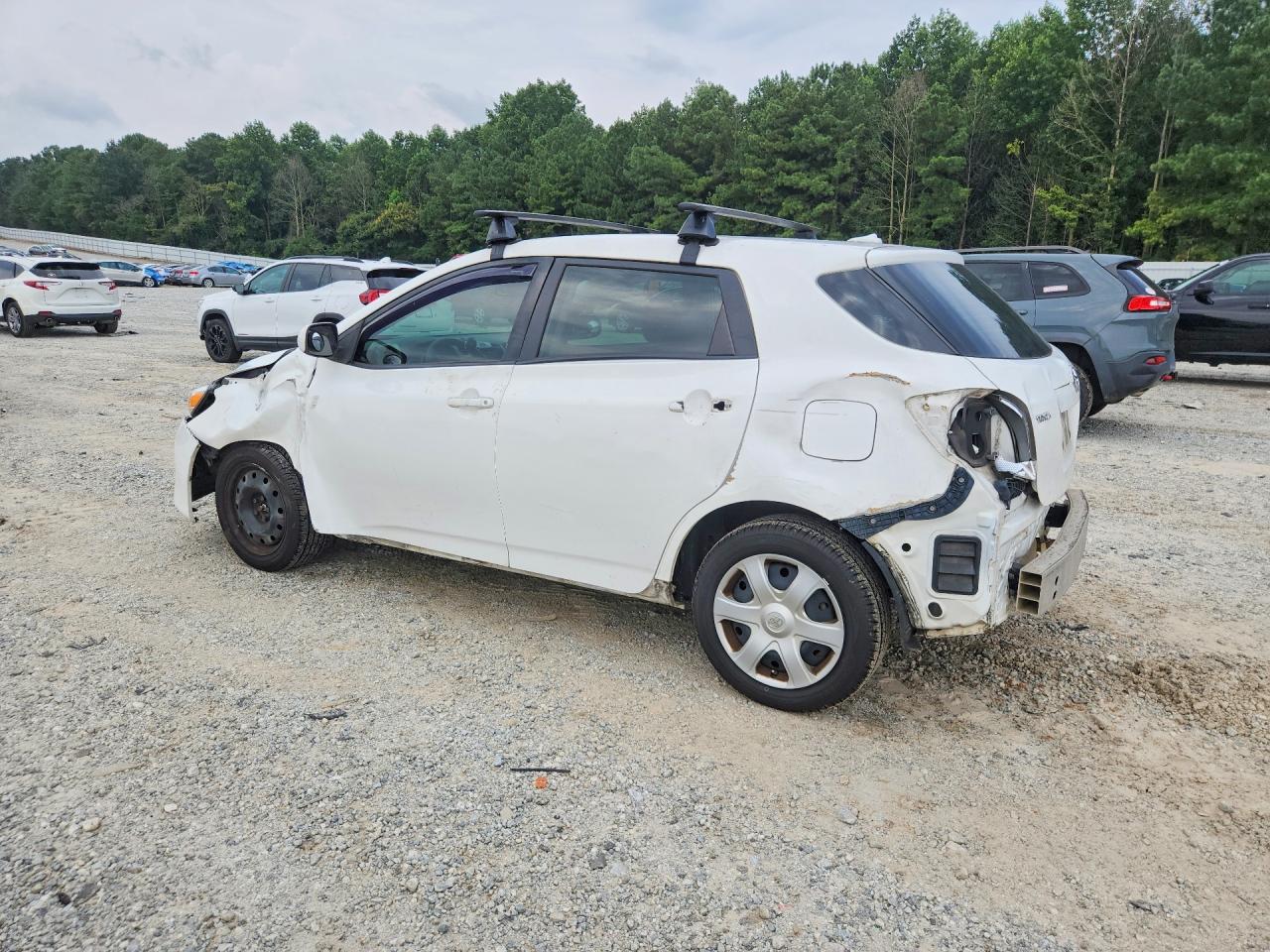 2009 Toyota Matrix Base White vin: 2T1KU40E39C046599