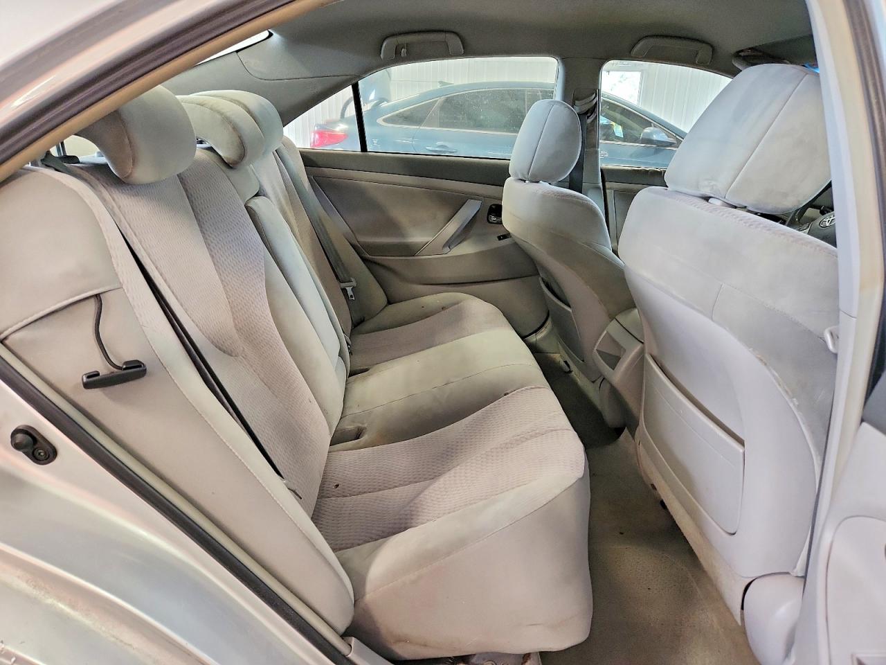 2010 Toyota Camry Le Серебряный vin: 4T1BF3EK8AU079829