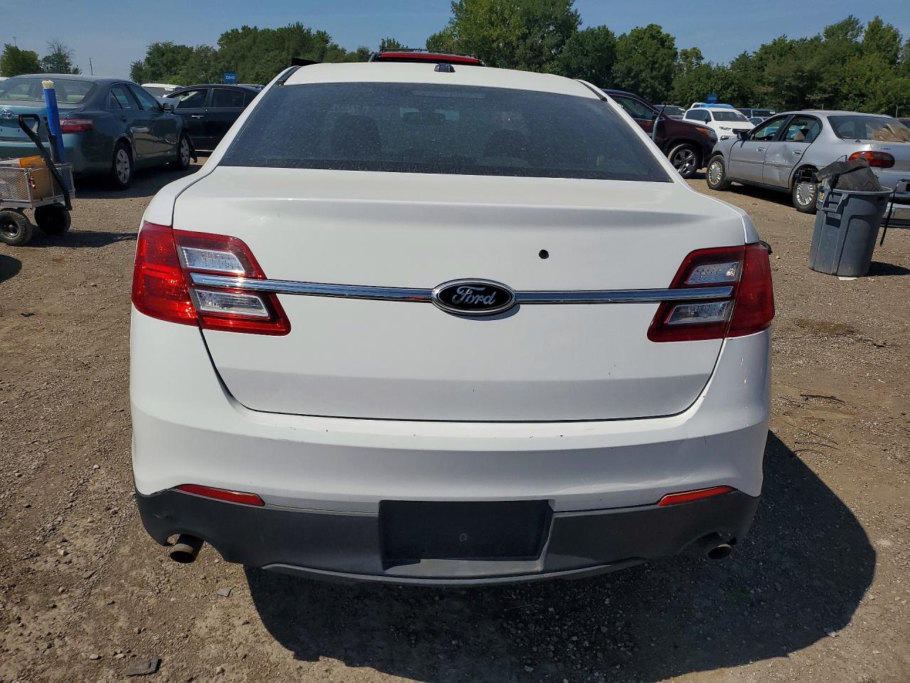 2015 Ford Taurus Police Interceptor White vin: 1FAHP2L82FG102336