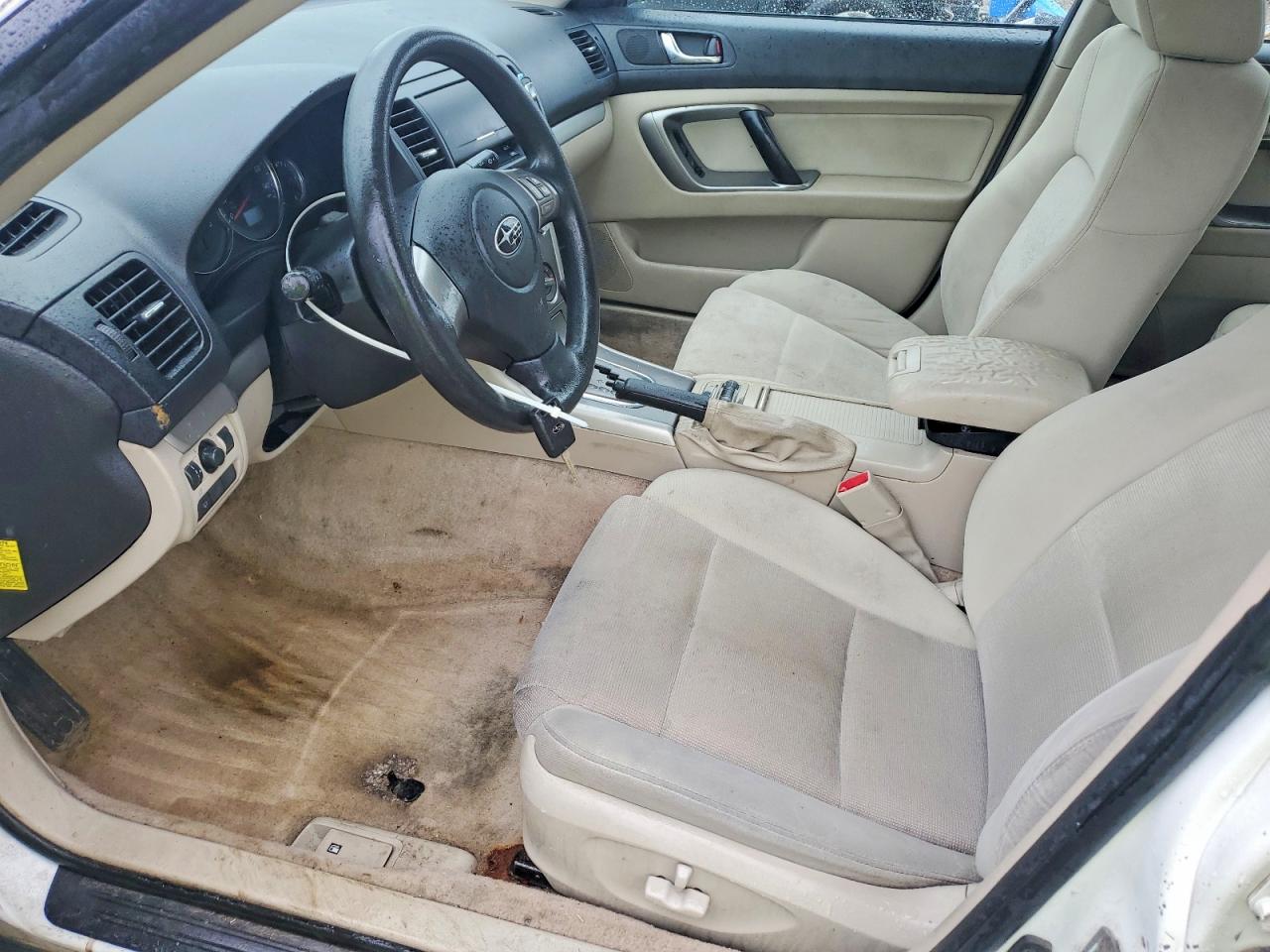 2008 Subaru Outback 2.5i White vin: 4S4BP61C387364721