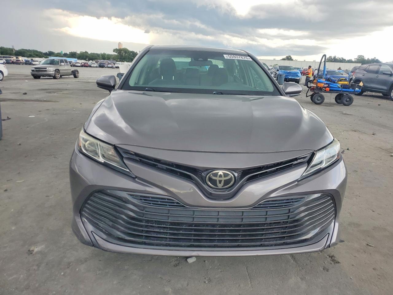 2018 Toyota Camry Le Серый vin: 4T1B11HK4JU141399