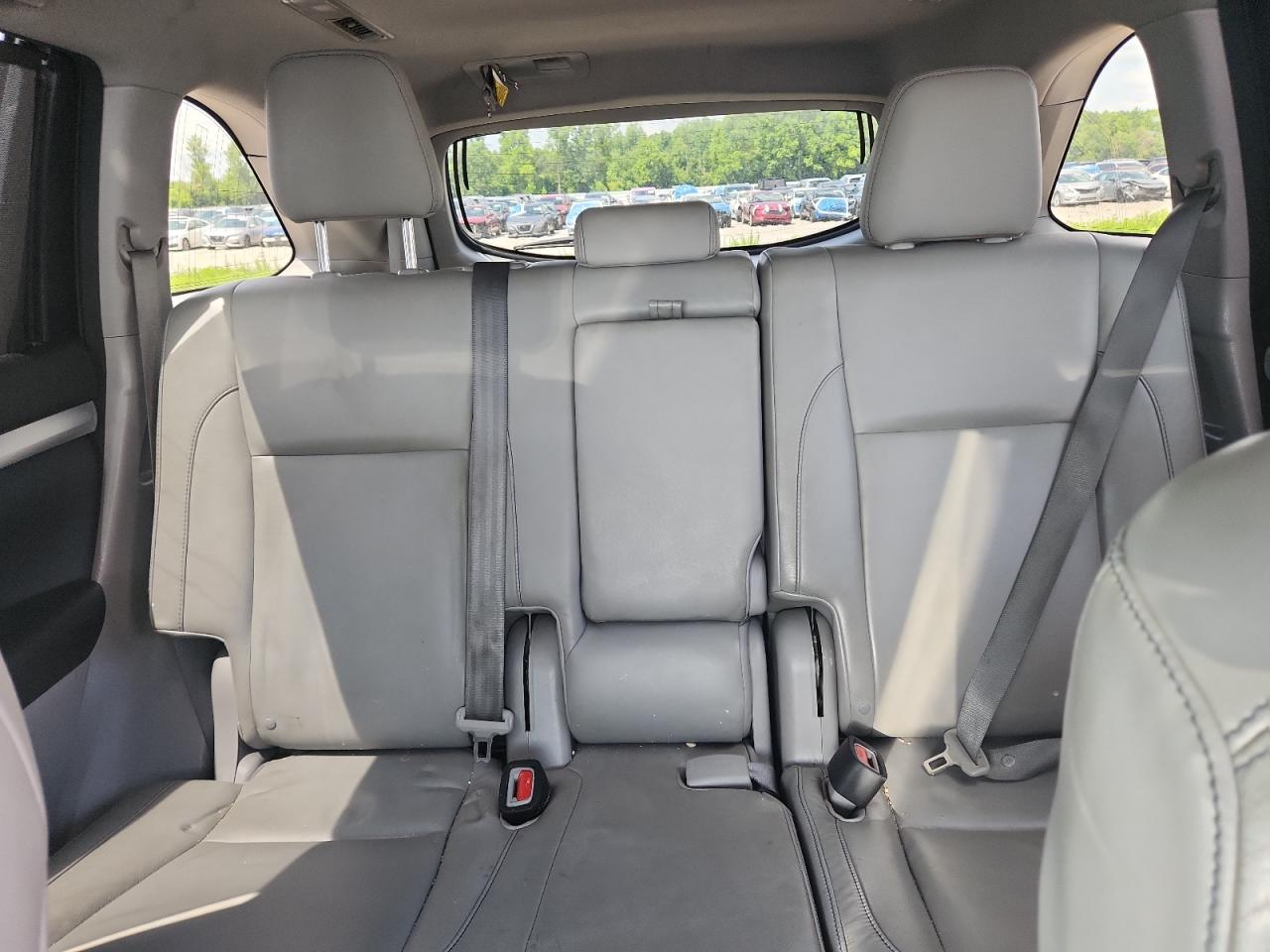 2015 Toyota Highlander Xle White vin: 5TDJKRFH7FS113224