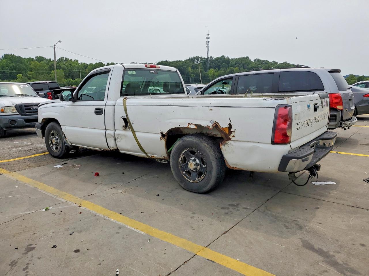 2004 Chevrolet Silverado C1500 White vin: 1GCEC14X54Z105953