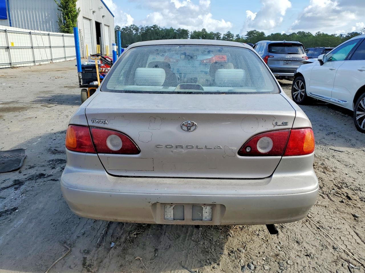 2001 Toyota Corolla Le Золотой vin: 1NXBR12E41Z470115